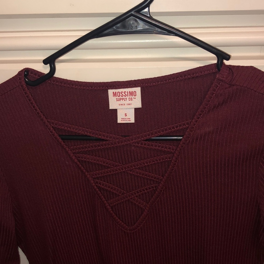 target crisscross marron sweater